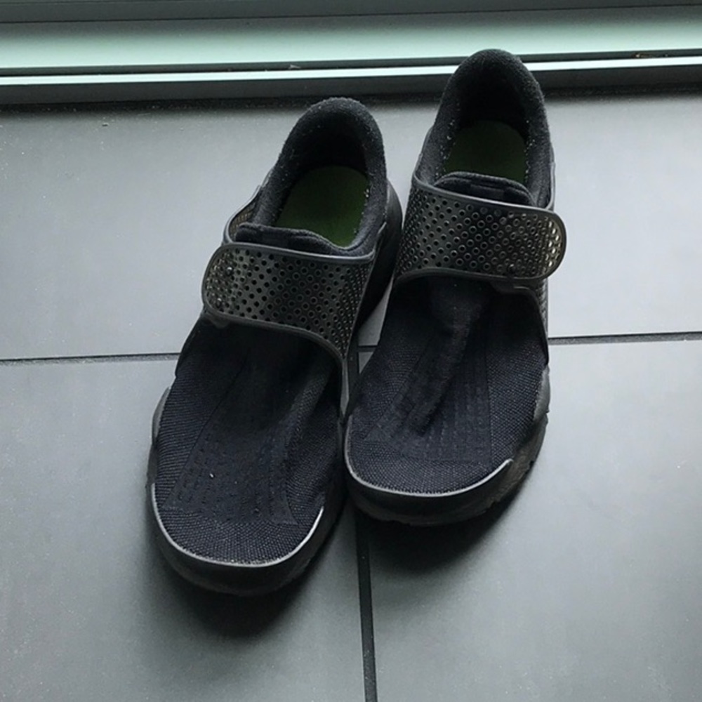 Nike Sock Dart Triple Black